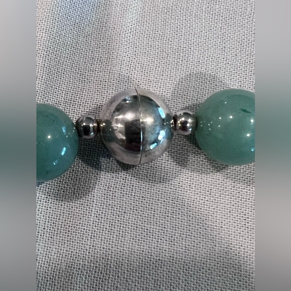 Aventurine gemstone bead necklace with magnetic clasp - Picture 3 of 4